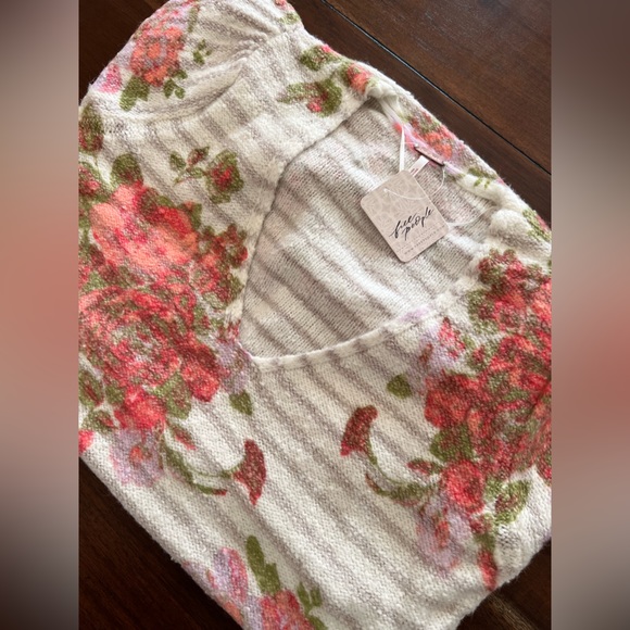 🎉LAST PIECE🎉FREE PEOPLE Bed Of Roses Sweater - Picture 10 of 10